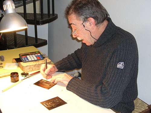 L'artista Carlo Cremaschi